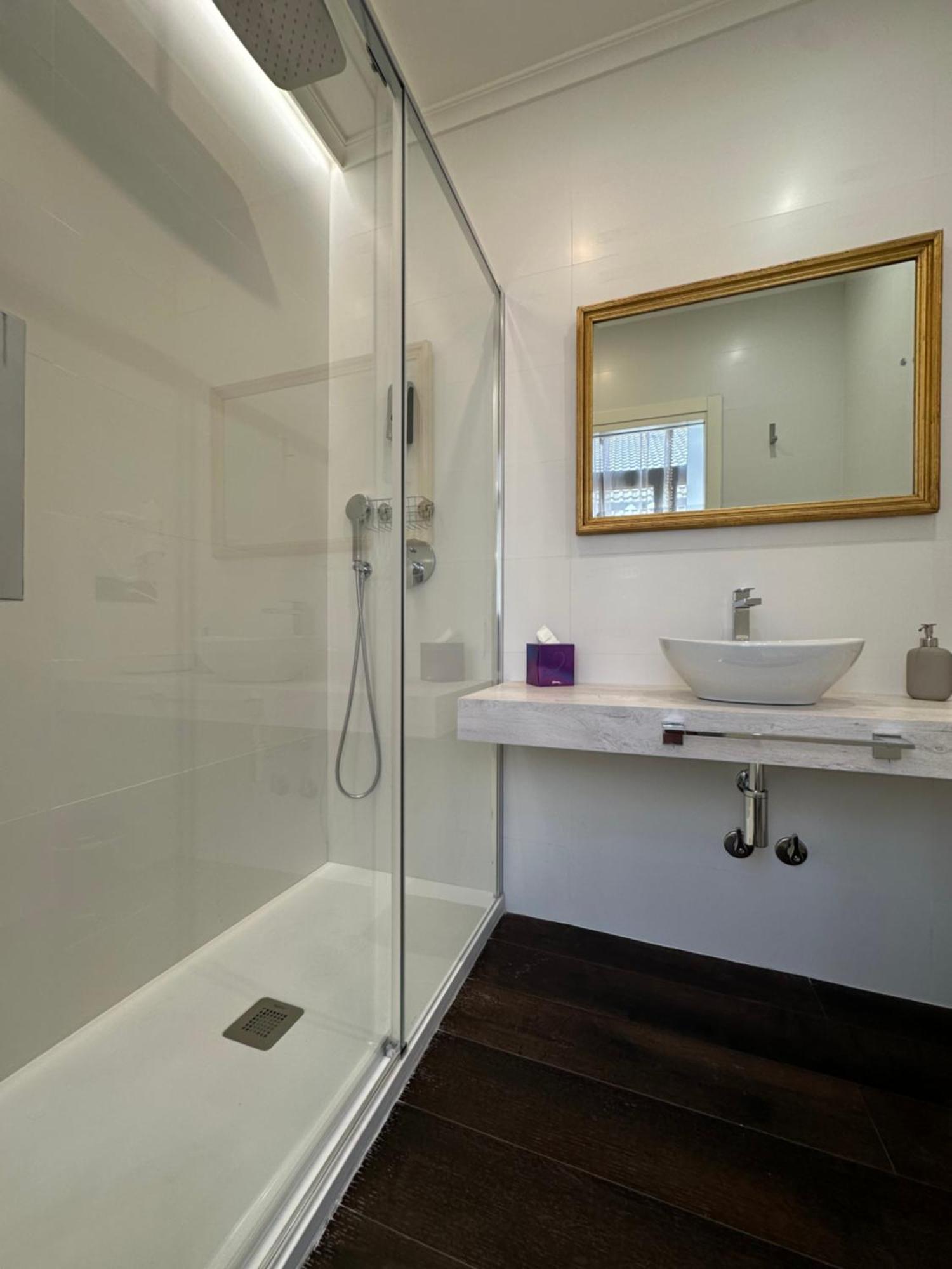 Claren'S Boutique Rooms Cangas De Narcea Esterno foto