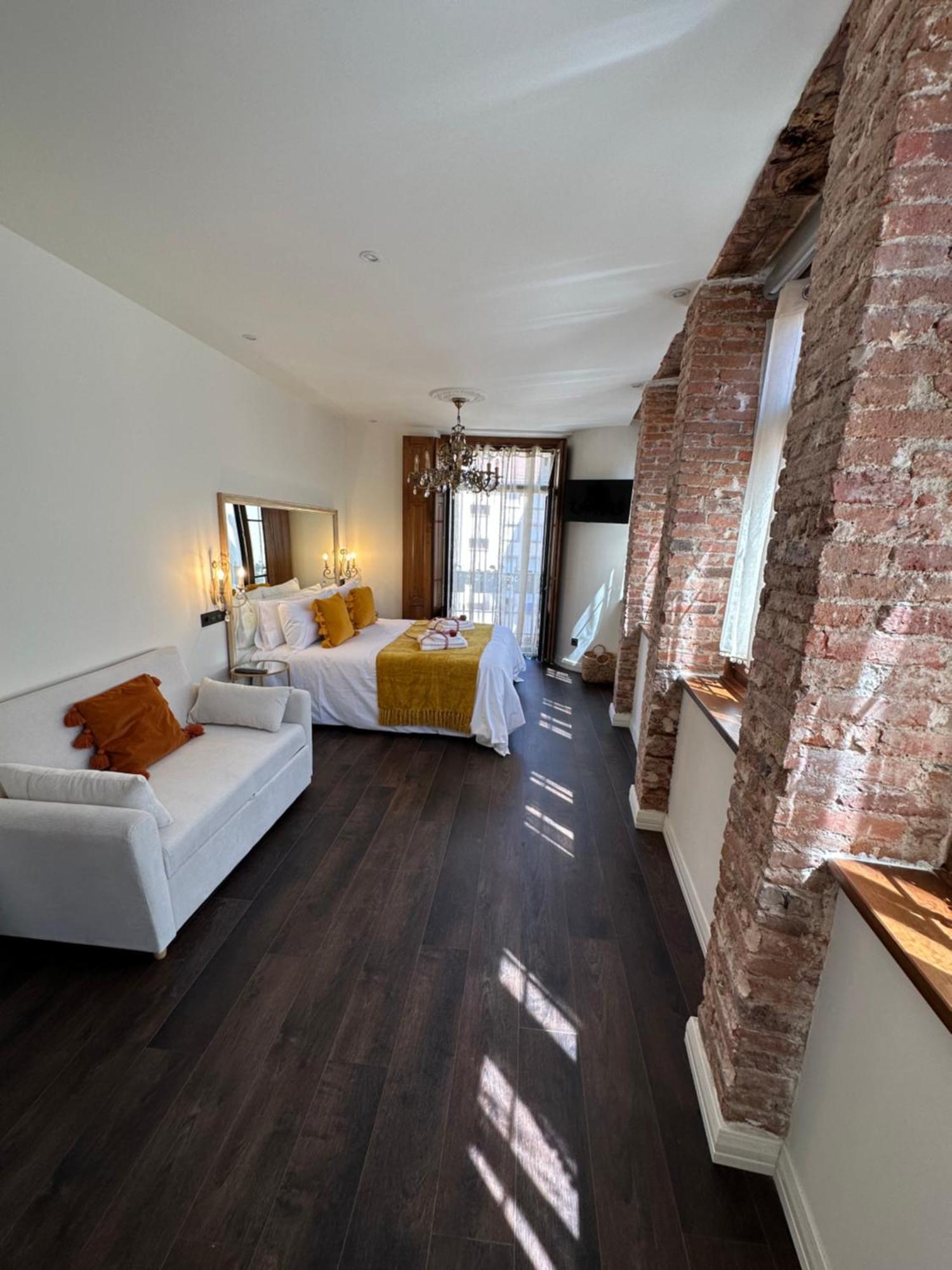 Claren'S Boutique Rooms Cangas De Narcea Esterno foto